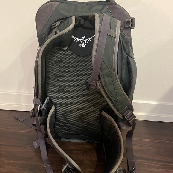 Osprey Farpoint 40 - Picture 3 of 6